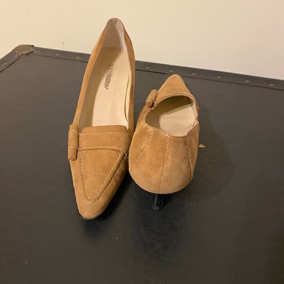 Worthington Shoes - Worthington Women's Tan Suede Sophisticated Dress Pumps/Shoes, Size 8.5M.
